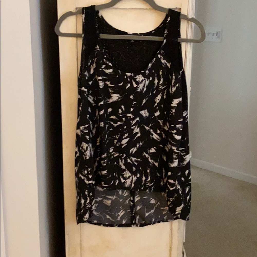 Very J Black/White Flowing Tank